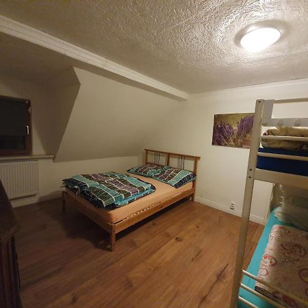 Dachgeschosswohnung In Neumuenster 2 Zimmer מראה חיצוני תמונה