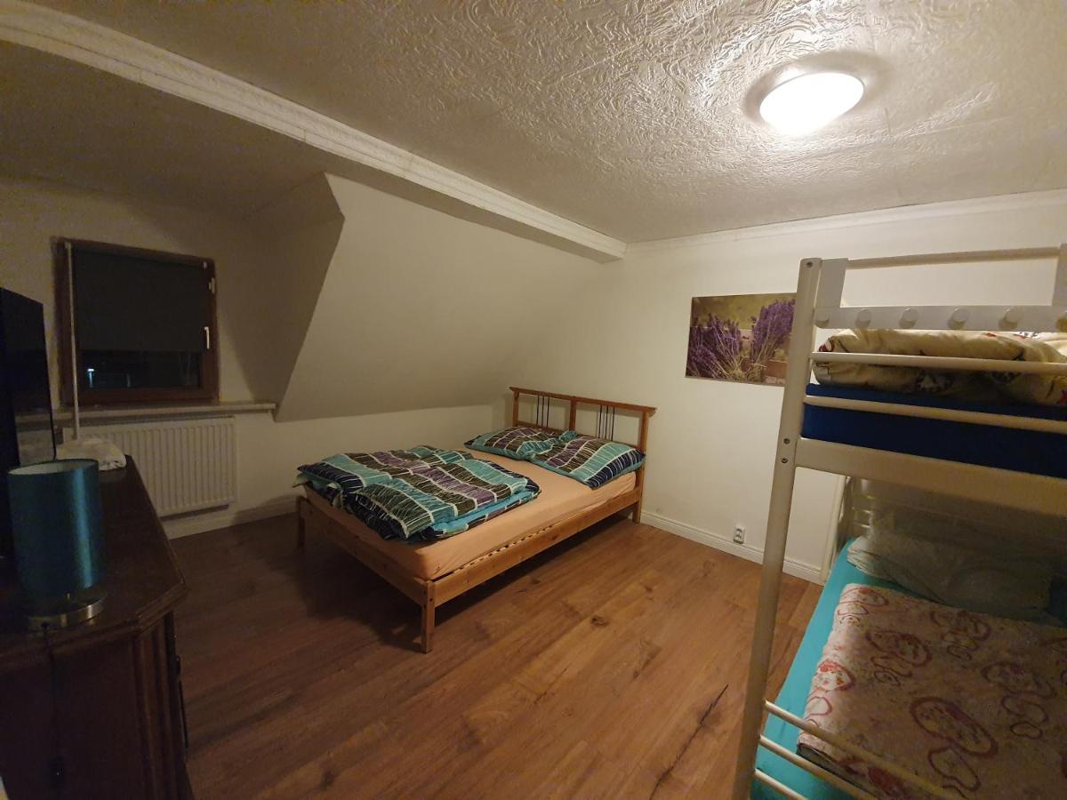 Dachgeschosswohnung In Neumuenster 2 Zimmer מראה חיצוני תמונה