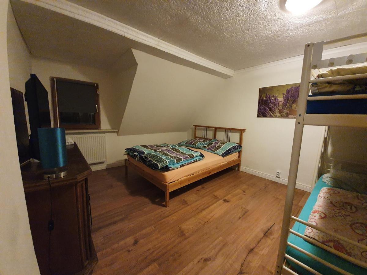 Dachgeschosswohnung In Neumuenster 2 Zimmer מראה חיצוני תמונה